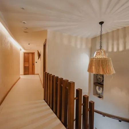 Lost Seaside Hotel Sarandë